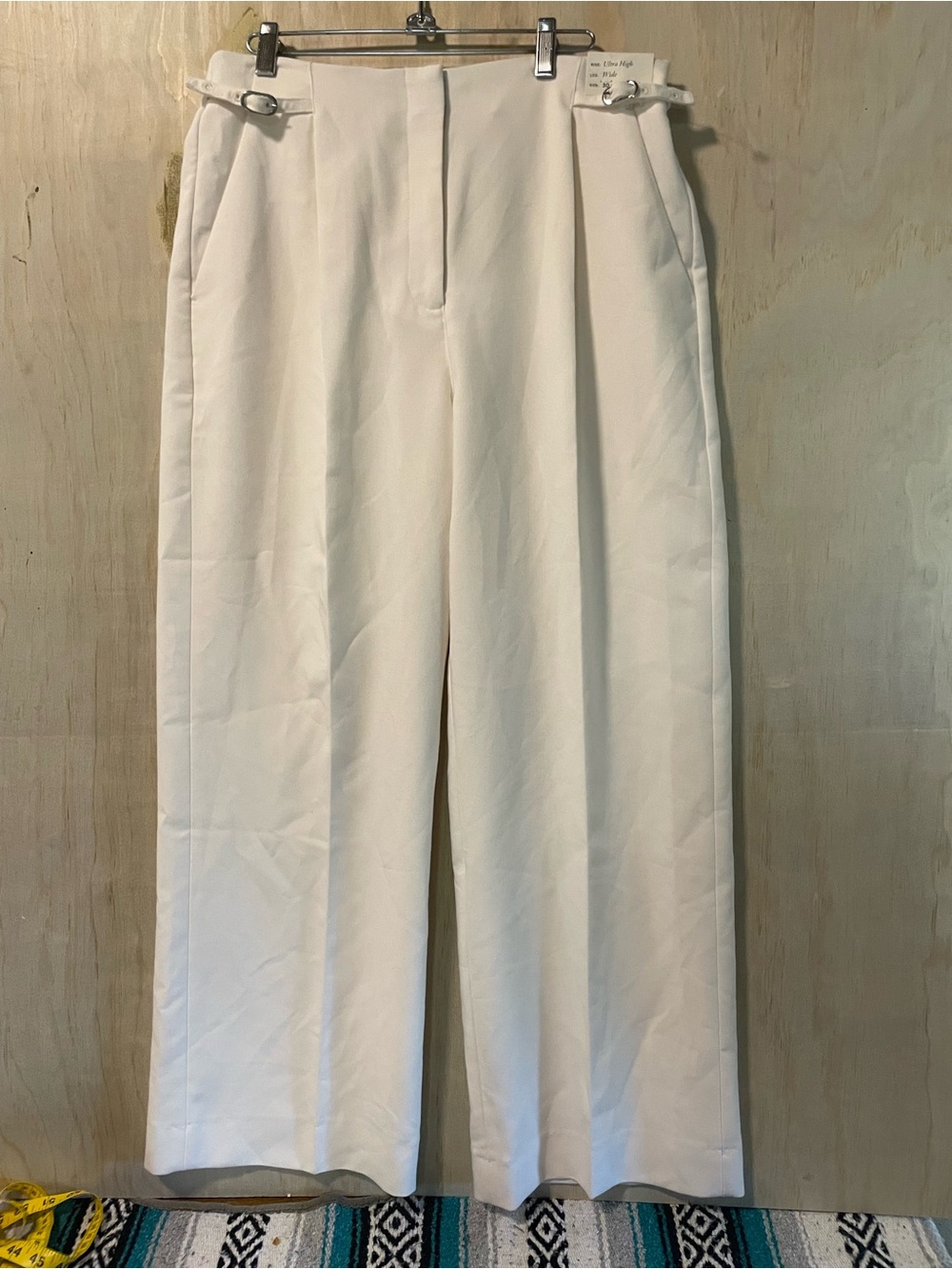 Abercrombie & Fitch Ultra High Wide Leg Sz 30 Short Off-White Tailored Pants